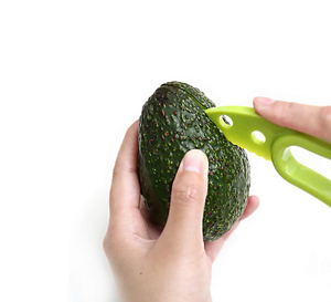Affettatore per avocado <span class=keywords><strong>3</strong></span> <span class=keywords><strong>in</strong></span> <span class=keywords><strong>1</strong></span> <span class=keywords><strong>in</strong></span> plastica con coperchio protettivo, strumento multifunzionale per frutta, per avocado. - Product Image 2