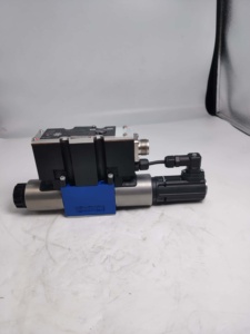 Vannes hydrauliques 4WREE10E75-2X/G24K31/F1V R900927356 Vannes de commande directionnelle hydrauliques à solénoïde - Product Image 6