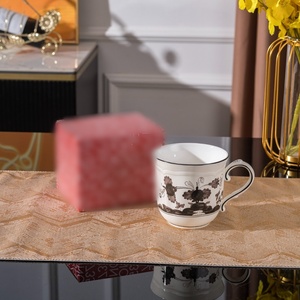 Service à thé et café en porcelaine orientale blanc cassé, comprenant tasses, assiettes creuses et assiettes plates, idéal pour la table et comme cadeau - Vente chaude - Product Image 1