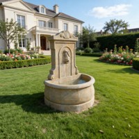 Fontaine murale en pierre beige sculptée à la main avec tête de lion, décoration de jardin extérieure, fontaine d'eau en marbre, élément aquatique