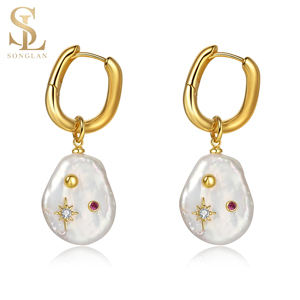 <span class=keywords><strong>Orecchini</strong></span> <span class=keywords><strong>Pendenti</strong></span> Staccabili in Ottone Placcato Oro 18K con <span class=keywords><strong>Perle</strong></span> d'Acqua Dolce Naturali e Accenti in Zirconia, Gioielli da Donna all'Ingrosso - Product Image 1