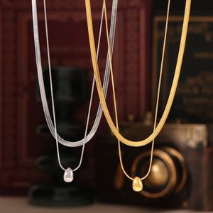 Collier en acier inoxydable avec pendentif goutte d'eau et chaîne serpent double couche au design élégant - Product Image 4