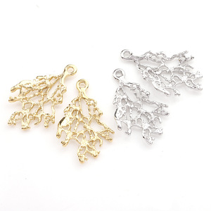 จี้รูปใบไม้กลวงสแตนเลสทรงไม่สม่ำเสมอสำหรับทำสร้อยคอ H1428 - Product Image 5