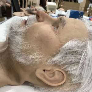 Masque en silicone personnalisé Haute réalité Conception de tête entière avec des cheveux fins Perforation de la bouche pour le cosplay Maquillage de film Déguisement - Product Image 2