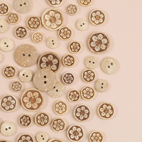Nuevo Botón de Moda de Diseño Personalizado Ecológico de Color Blanqueado con 2 Agujeros de Concha de Coco Natural Beige para Ropa