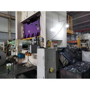 Machine de soudage robotisée industrielle CROBOT pour tôles en alliage d'aluminium avec soudage à l'arc argon et source d'énergie laser - Product Image 3