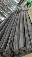 Grand stock de barres d'armature déformées 10mm 12mm 16mm Tailles variées Barres d'acier à béton HRB335/400 bon marché pour la construction Coupées Pliées Soudées