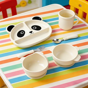 Juego <span class=keywords><strong>de</strong></span> alimentación para bebés personalizado al por mayor, <span class=keywords><strong>de</strong></span> silicona, sin BPA, apto para alimentos, con tenedor y cuchara, plato con ventosa y vajilla. - Product Image 4