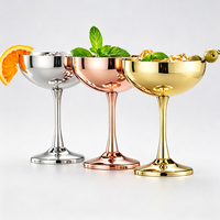 En gros Verre à pied pour glace, trifle, sundae, dessert, vin, salade de fruits, yaourt, pouding aux fruits et usage festif