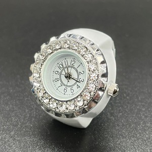 Reloj de anillo para mujeres y hombres Reloj de cuarzo analógico Números arábigos Dial Banda elástica RhinestoneStretch Band Reloj de dedo Navidad - Product Image 5