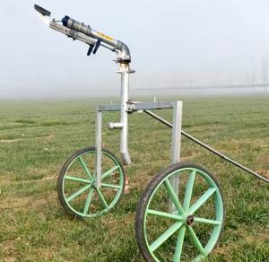 Sprinkler de Grande Porte Titans Certificado CE para Irrigação Agrícola e de Terras Agrícolas com Alcance de 120 Metros - Product Image 1