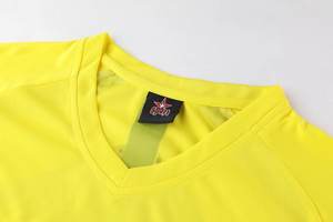 Set di maglie da arbitro di <span class=keywords><strong>calcio</strong></span> a più colori <span class=keywords><strong>pantaloncini</strong></span> da <span class=keywords><strong>calcio</strong></span> <span class=keywords><strong>con</strong></span> <span class=keywords><strong>tasche</strong></span> traspiranti kit da uomo fischietto magliette - Product Image 4