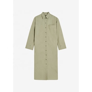Abito chemisier da donna con bottoni, vestibilità rilassata, lunghezza <span class=keywords><strong>maxi</strong></span>, <span class=keywords><strong>colletto</strong></span> a punta, spalle scese, spacchi laterali, 100% cotone. - Product Image 4