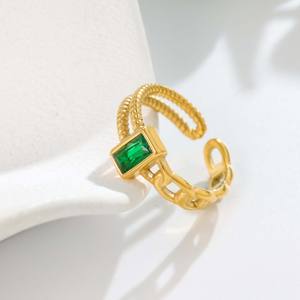 Bijou élégant et polyvalent en acier inoxydable plaqué or 18 carats avec zircon vert texturé, à bande ouverte, pour les rassemblements décontractés - Product Image 3