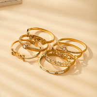 Bracelet élégant et minimaliste pour femme en acier inoxydable plaqué or 18 carats, avec perle et zircone en forme de cœur géométrique, idéal pour les soirées