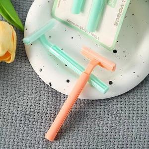 Rasoir épilatoire type râteau pour aisselles, jambes et zone pubienne, format voyage, lame jetable en acier inoxydable, manche en plastique, assortiment - Product Image 4