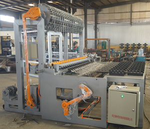 Machine de fabrication de clôture grillagée Machine de fabrication de clôture à joint de charnière économique/Machine de fabrication de treillis métallique à travée métallique - Product Image 2