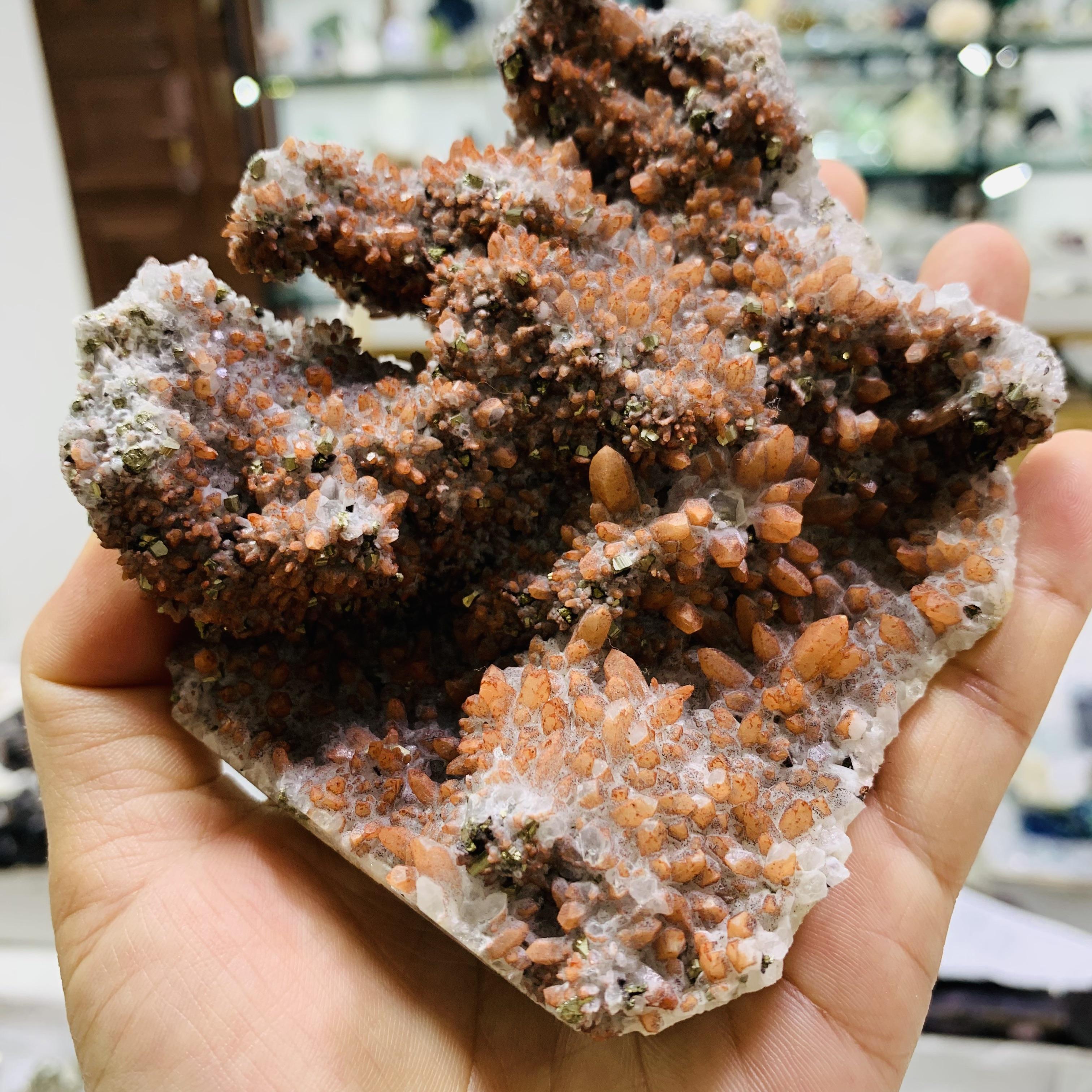 Quartz rouge avec pyrite