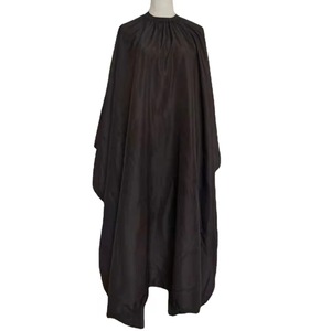 Cape de coiffure et de maquillage noire personnalisable, imperméable, confortable et élastique pour femmes, en polyester, faible MOQ - Product Image 4