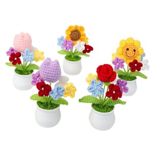 Bouquet de fleurs de myosotis tricotées à la main en pot, centre de table décoratif pour la maison, le bureau, la voiture, le bureau de travail, cadeau - Product Image 5