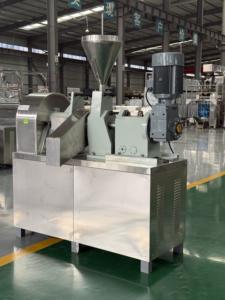 El mejor precio Kurkure Palitos de maíz Cheetos Línea de producción para hornear y freír Extrusora Maíz Snack Línea de producción de alimentos Hecho en China - Product Image 3