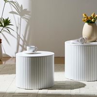 Ensemble de tables basses de rangement rondes cannelées blanches élégantes pour la maison