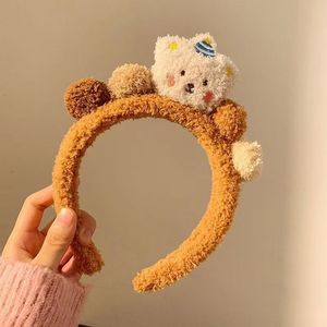 Diadema de peluche con forma de oso para mujer, accesorio para el cabello antideslizante, uso diario, joyería de otoño e invierno, bonito tocado de animal - Product Image 3