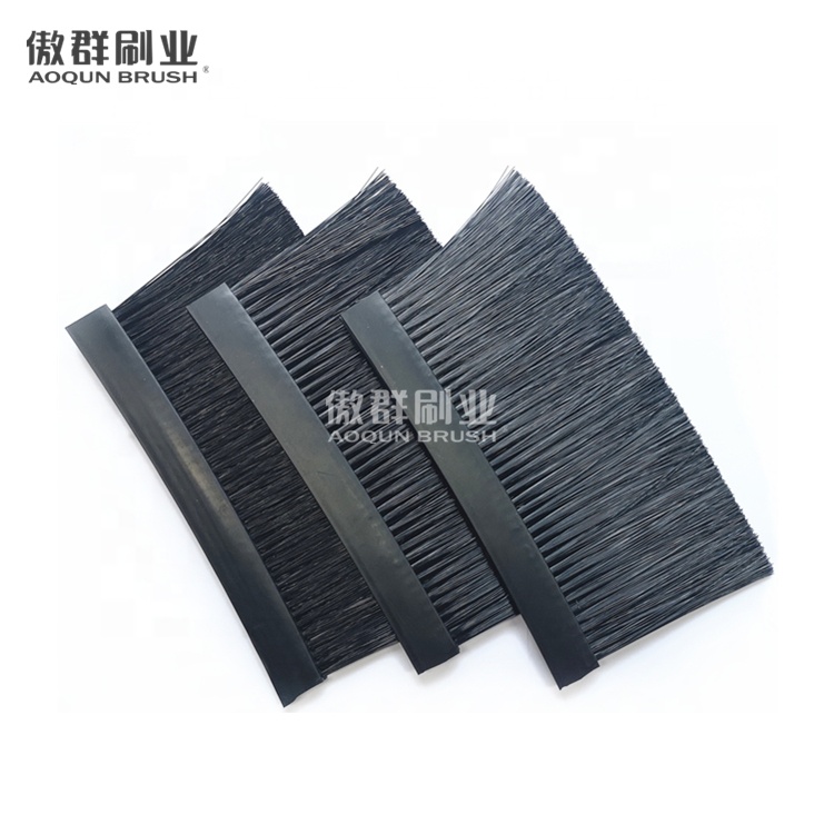 Кабельная панель 1 U с управлением через щетку