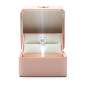 Caja de Joyería con Iluminación LED de Fábrica, Caja para Anillo de Diamantes con Logotipo Personalizado, Caja con Iluminación para Pulsera, Caja para Collar - Product Image 2