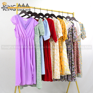KINGAAA Abito Lungo in Cotone, Vestiti Usati all'Ingrosso, Lotto Misto di Abbigliamento Usato a Londra - Product Image 2