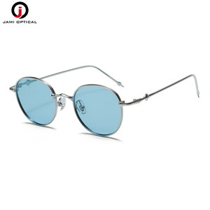 <span class=keywords><strong>Grossiste</strong></span> en lunettes <span class=keywords><strong>de</strong></span> soleil polarisées personnalisées à la mode, verres acryliques, monture en acier inoxydable, lunettes <span class=keywords><strong>de</strong></span> soleil <span class=keywords><strong>de</strong></span> <span class=keywords><strong>luxe</strong></span> pour hommes - Product Image 4
