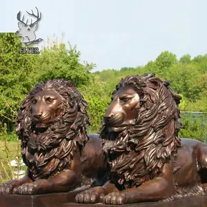 Decoración de entrada al aire libre, par de esculturas de estatua de León tumbado de bronce antiguo