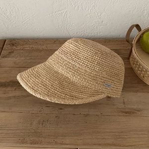 Cappello Equestre Estivo in Rafia Naturale Intrecciata, Cappello di Paglia Primavera/Estate per Gite e Vacanze, Protezione Solare Minimalista - Product Image 4
