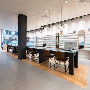 Présentoir à lunettes en bois à grande chaîne personnalisé vitrine de magasin d'optique optimale pour la réception vitrine de table à lunettes - Product Image 3