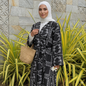 Robe Abaya noire à col chemise, col en V, ourlet évasé, manches longues, longueur ras du sol, pour femme, tenue modeste musulmane, respirante et légère, pour l'Aïd et le Ramadan - Product Image 1