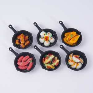 Pendentif mini-ustensile de cuisine 4 cm, amusant pour sac ou porte-clés, poêle tout-en-un pour faire sauter des galettes et des crevettes en pot. - Product Image 1