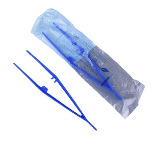 Pinzas Médicas Desechables de Plástico Estériles para Cuidado de Heridas y Aplicación de Vendajes, Color Blanco, Moldeadas por Inyección - Product Image 5