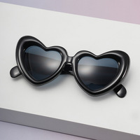Vente en gros de lunettes de soleil d'été pour enfants en forme de coeur rose mignon et coloré pour enfants