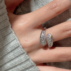 แหวนแฟชั่นวินเทจสไตล์ยุโรป-อเมริกัน เงินแท้ S925 ประดับเพชรทรงงูโบราณ ดีไซน์เรียบง่ายและทันสมัย - Product Image 4
