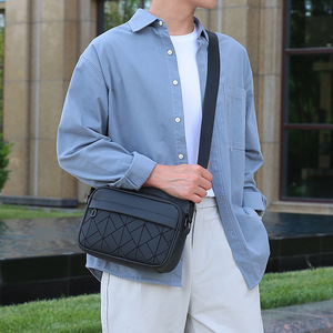 Unisex Geometric Pattern Waterproof <b>Film</b> Material Crossbody Sling Bag Fashion Casual Travel Outdoor Bag - Product Image 4