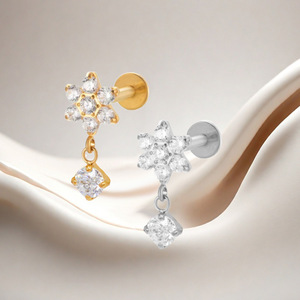 Boucles d'oreilles épée en titane avec pendentif étoile en zircon, clou à filetage interne, bijoux de piercing unisexe tendance - Product Image 3