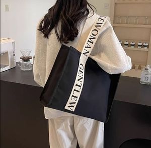 Bolsa de Mano Pequeña de Lona de Algodón con Logotipo Personalizado, Bolsa de Compras Cruzada de Lujo, Reutilizable, Color Negro Natural - Product Image 4