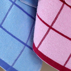 Toallas de regalo de algodón puro de 35x90 cm con diseño a cuadros, rectangulares, absorbentes, para uso en el hogar y en supermercados. - Product Image 3