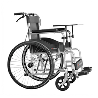 Fauteuil roulant pliable avec roues arrière solides de 24 pouces et coussin de siège en Oxford, cadre en acier carbone avec frein à main et table amovible pour personnes handicapées