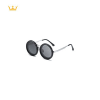 Lunettes de soleil unisexes haut de gamme à verres polarisés UV400 Nouveau style Manual Dimmable Gold Frame Protection solaire optimale pour les voyages en plein air