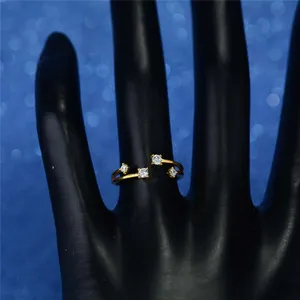 แบรนด์18พันวัสดุทองที่เป็นของแข็ง1.7กรัมแหวนผู้หญิงกับเพทายลูกบาศก์ที่ชัดเจน