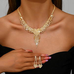 شرابات قلب الخوخ للعروس قطرات الماء والمجوهرات الماسية مجموعة الأقراط - Product Image 1