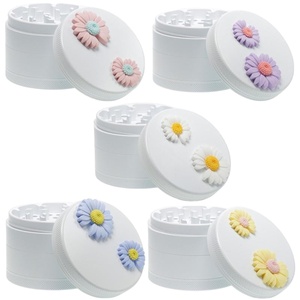 Nuove ragazze che fumano accessori 63mm 4 strati margherita fiore bianco vernice ceramica rivestita in alluminio spezia smerigliatrice di erbe per il fumo - Product Image 2