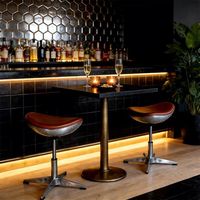 Tabouret de bar industriel vintage style avion, hauteur réglable, en aluminium riveté, avec assise en cuir véritable pour café-bar