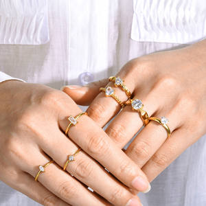 بيع بالجملة خاتم زركون كريستال للنساء من الفولاذ المقاوم للصدأ مطلي بالذهب على شكل قلب مستدير - Product Image 1